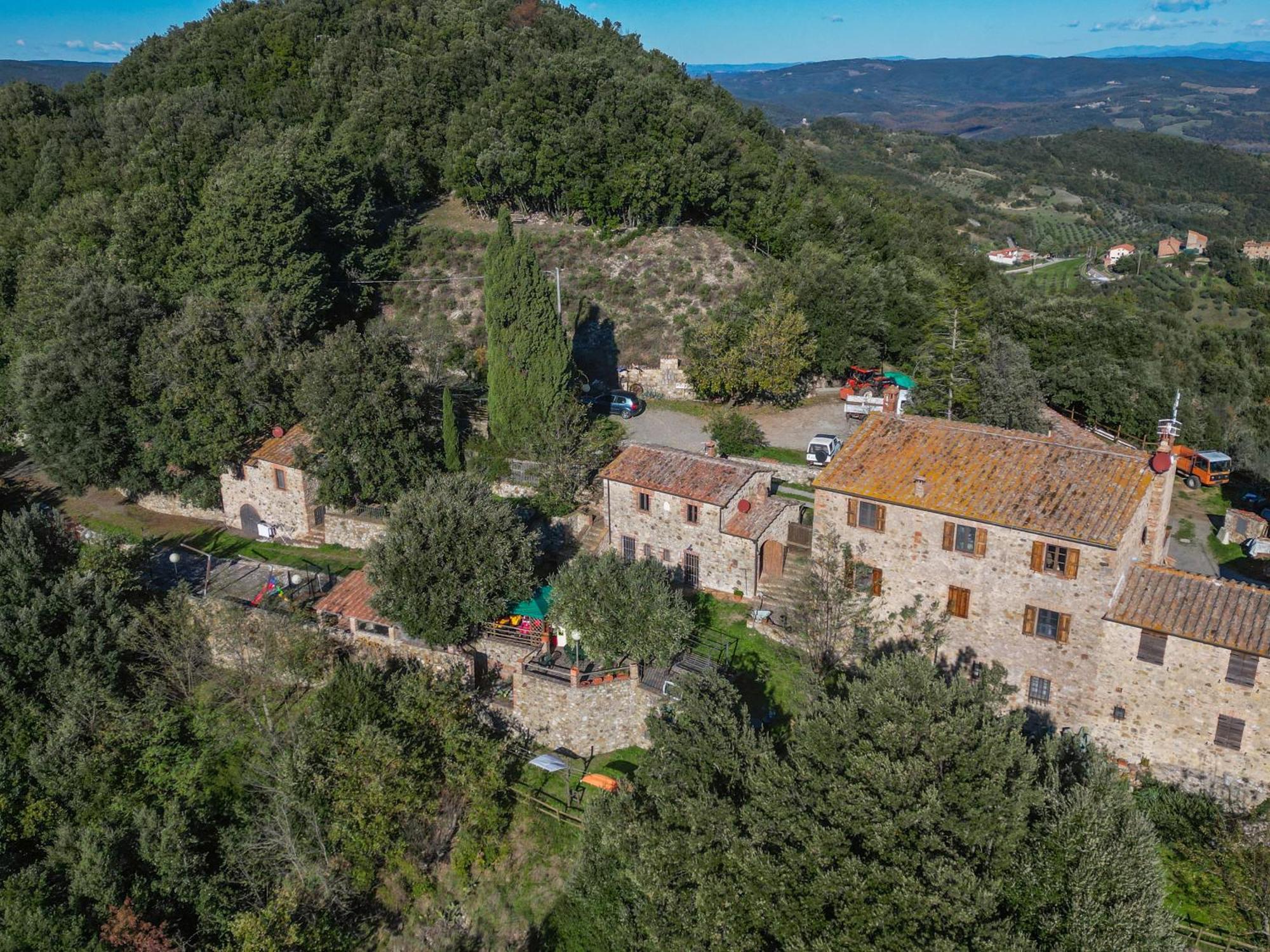 Agriturismo Antico Borgo Montacuto Pari Exterior photo