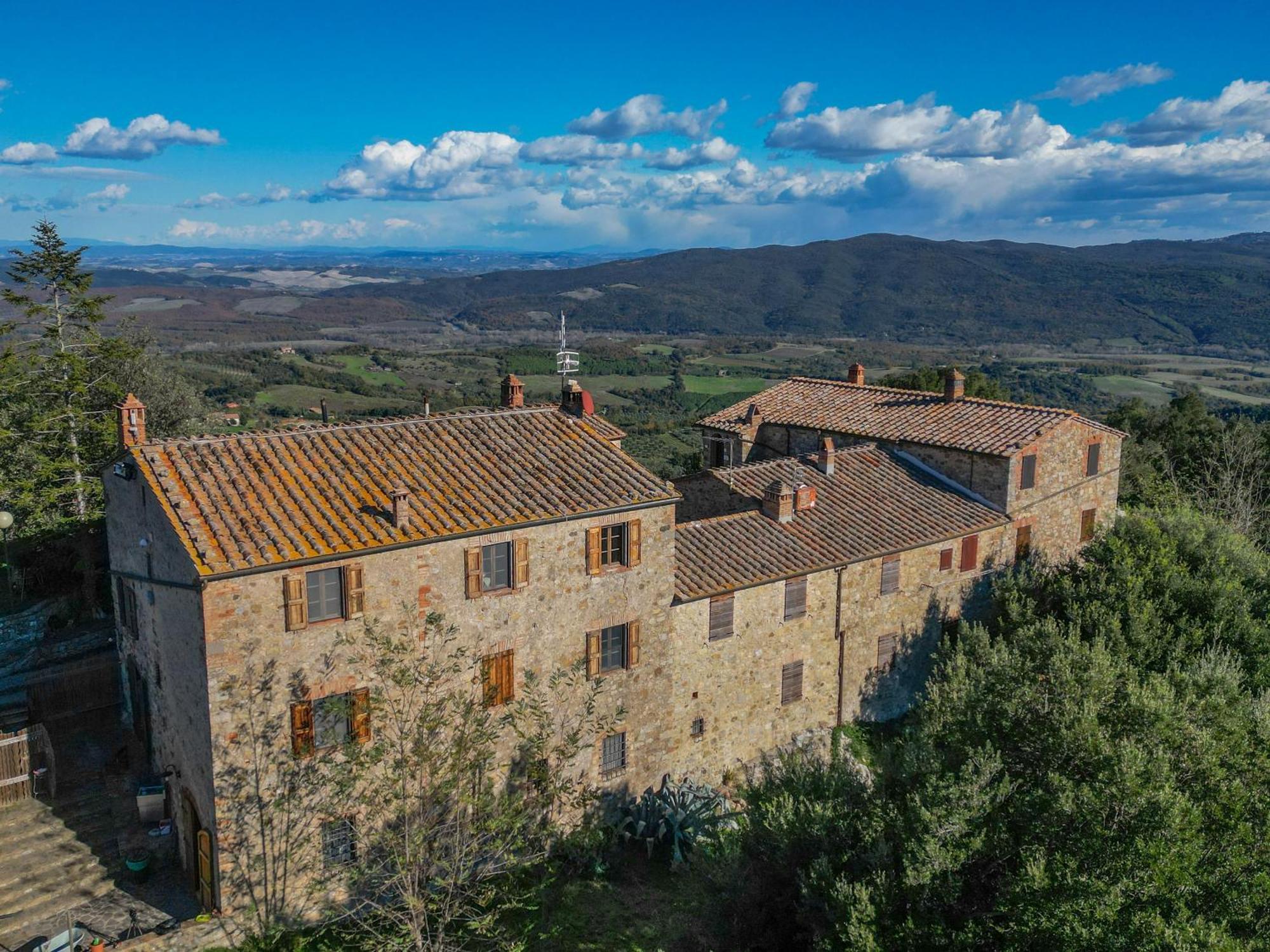 Agriturismo Antico Borgo Montacuto Pari Exterior photo